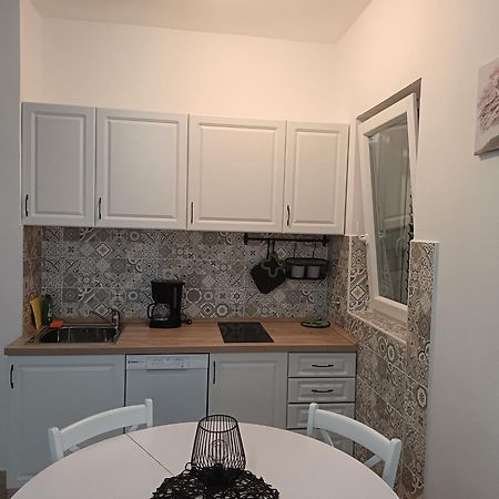 Lara - Apartment Near The Beach เวอร์บนิค ภายนอก รูปภาพ