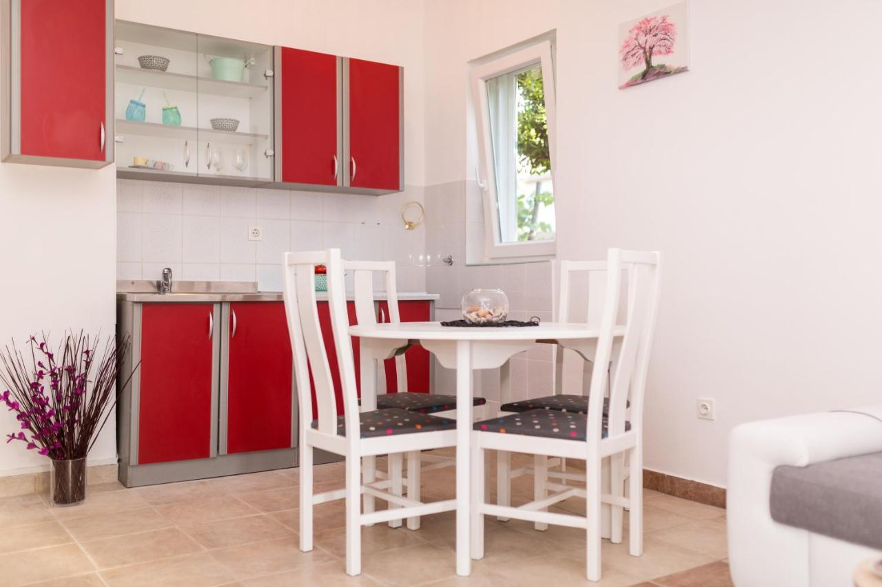 Lara - Apartment Near The Beach เวอร์บนิค ภายนอก รูปภาพ