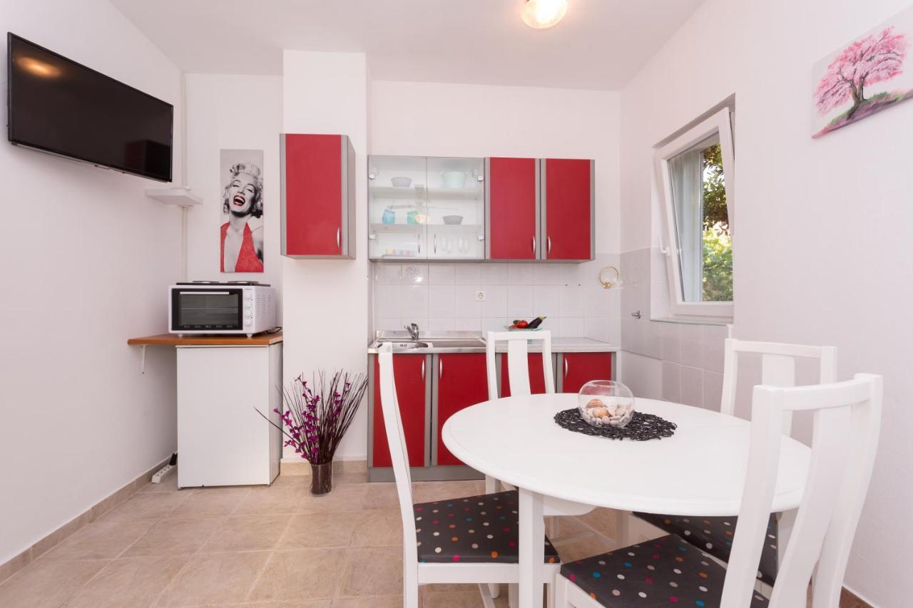 Lara - Apartment Near The Beach เวอร์บนิค ภายนอก รูปภาพ