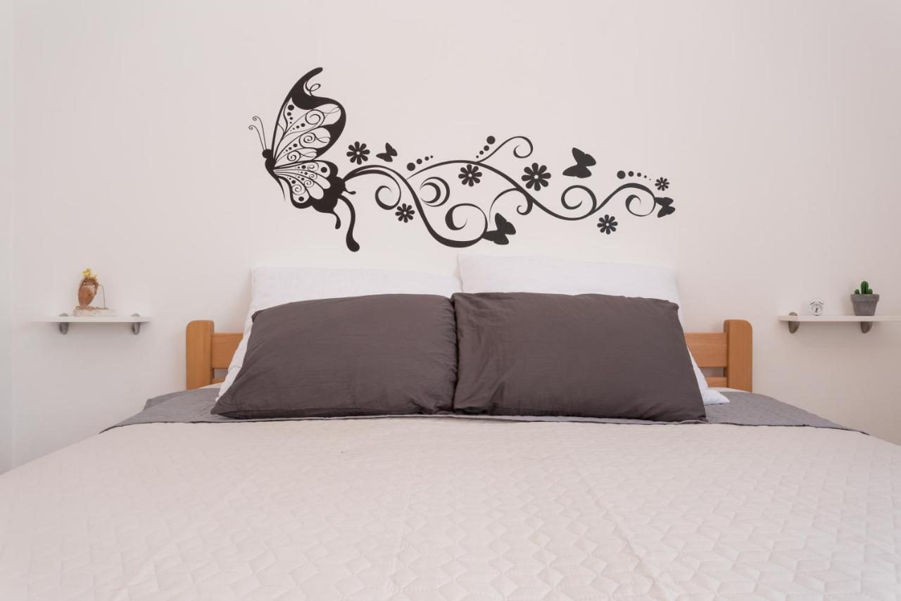 Lara - Apartment Near The Beach เวอร์บนิค ภายนอก รูปภาพ