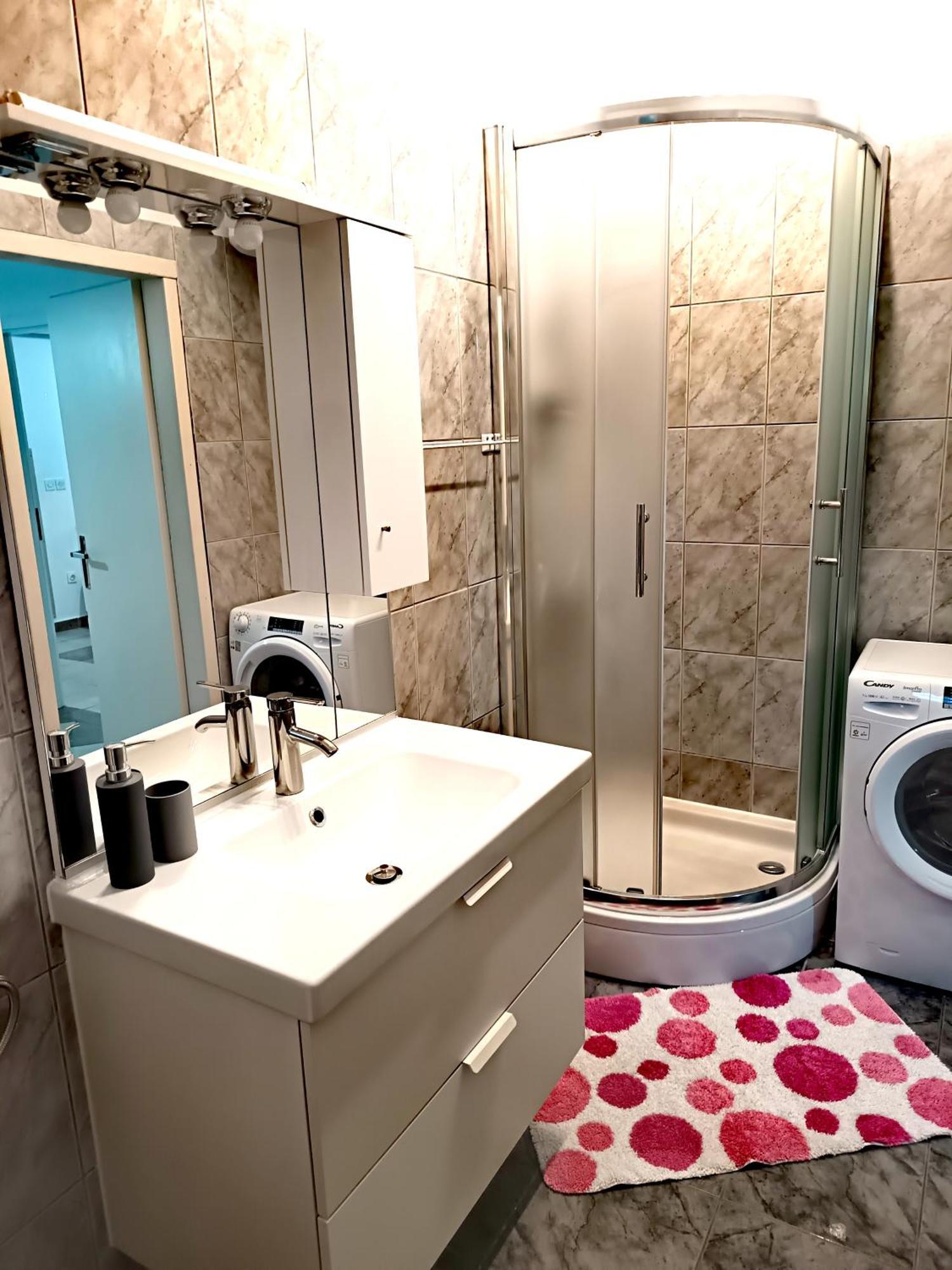 Lara - Apartment Near The Beach เวอร์บนิค ภายนอก รูปภาพ